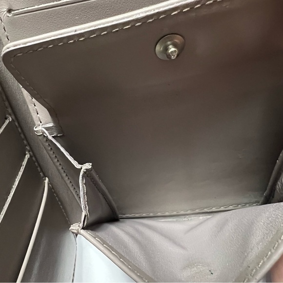 LOUIS Vuitton Elastic Epi Wallet - Picture 7 of 16